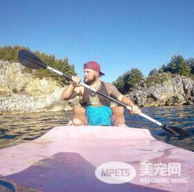 男子骑单车环球壮游 却被小家伙强行打乱计划