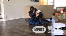 中途第一只狗狗就舍不得送走 只好直接收编