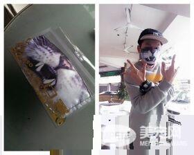 喵星人还要签收包裹 网友：龙哥用猫掌签收吗