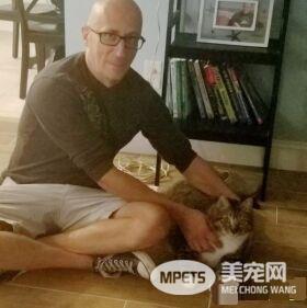 甜甜圈过重被弃养 跟随新主人向健康路迈进